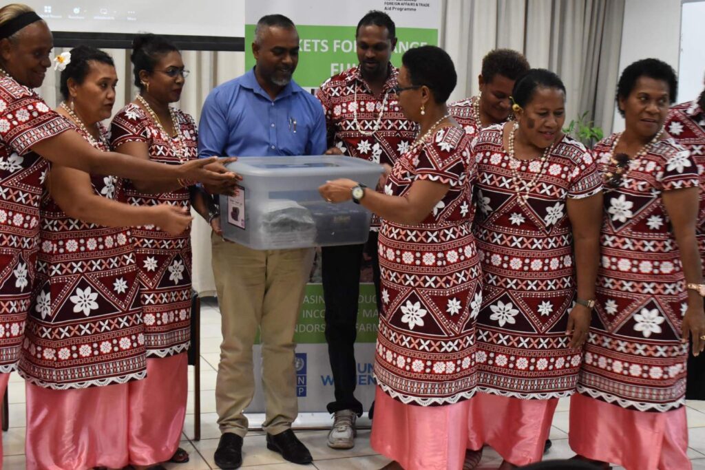Lautoka MVA receiving their awards